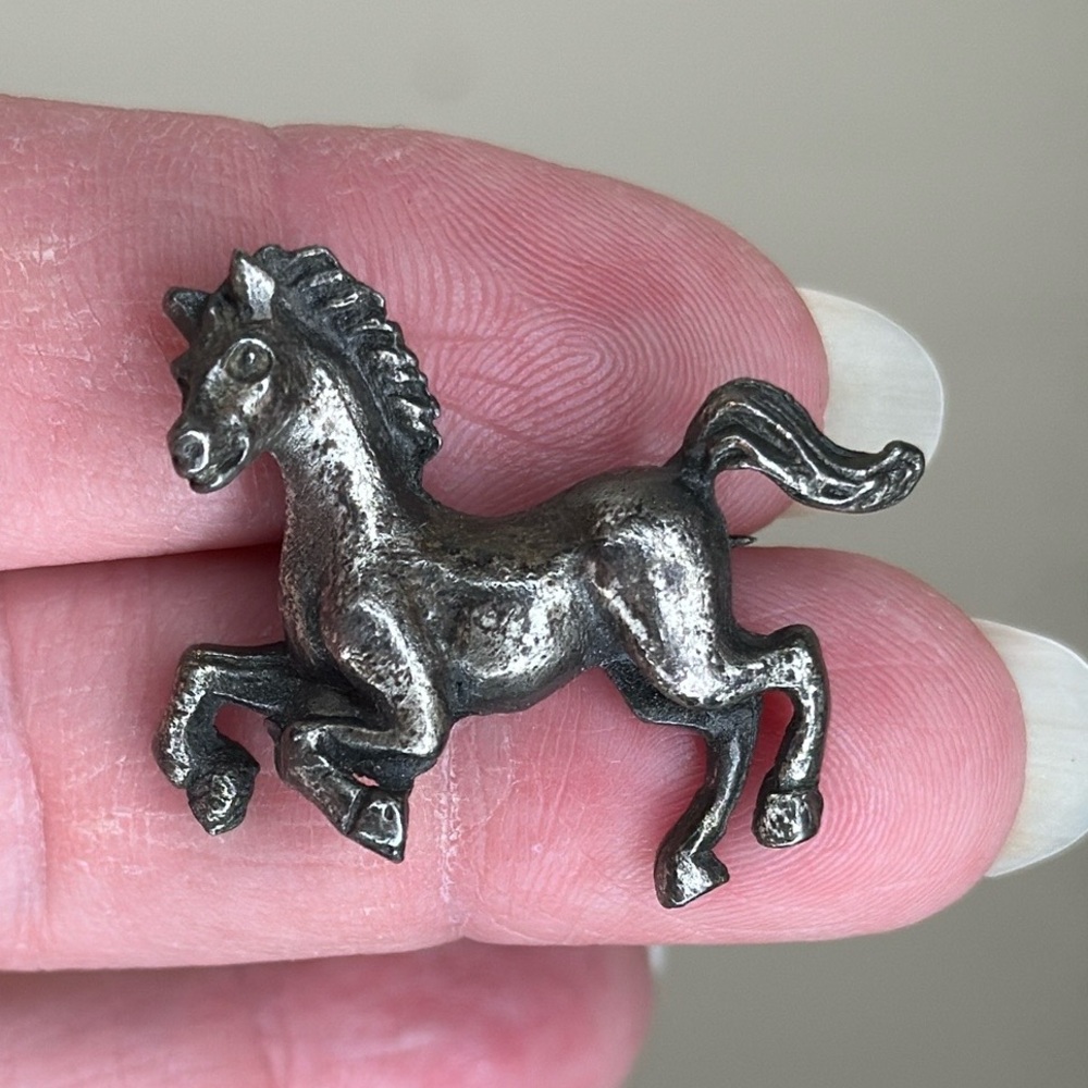 Silver and Gray Horse Brooch with Vintage Style